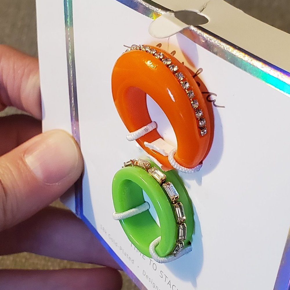 🧸 Ettika NWT 18K Gold Plated Time To Stack Resin Orange Green Ring Set 6 / 6.5